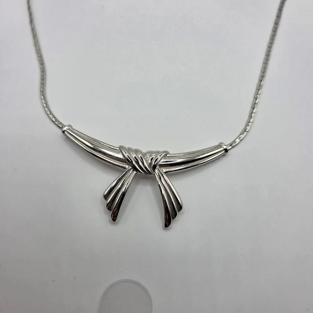 Avon Bow Ribbon Necklace Women OS Silver Good Vintage Sculptural Statement 16in